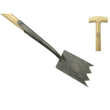 Dewit Shark Tyne Spade 750mm with serrated blade and ash wood shaft