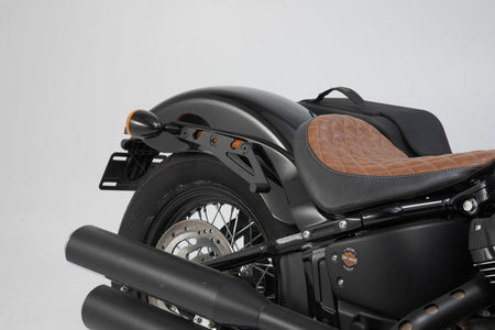 Legend Gear Side Bag System Lh2/Lh1 Sw Motech 25.5/19.5l Soft Tail Strbob (17-) Standard (20-) | Formula
