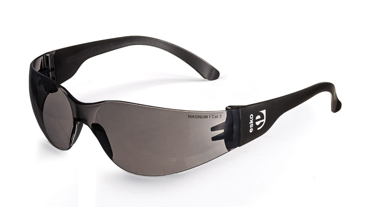 MAGNUM wraparound safety spec, anti-fog coating Smoke | Esko