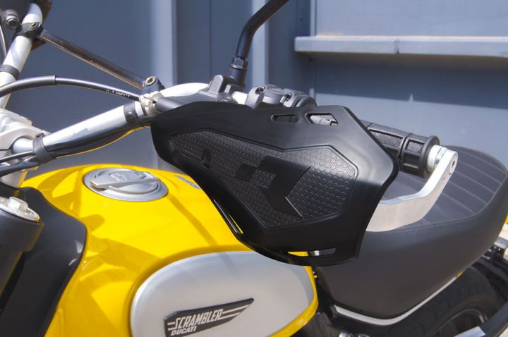 Handguards Rtech Hp1 Universal Naked & Scrambler Style Street Road Bikes Plastic + Silver Alu Bars | Formula