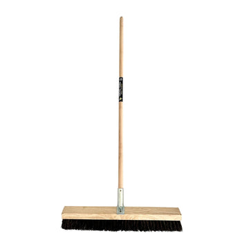 Viking 610mm yard workshop broom with medium synthetic fibre Java fill